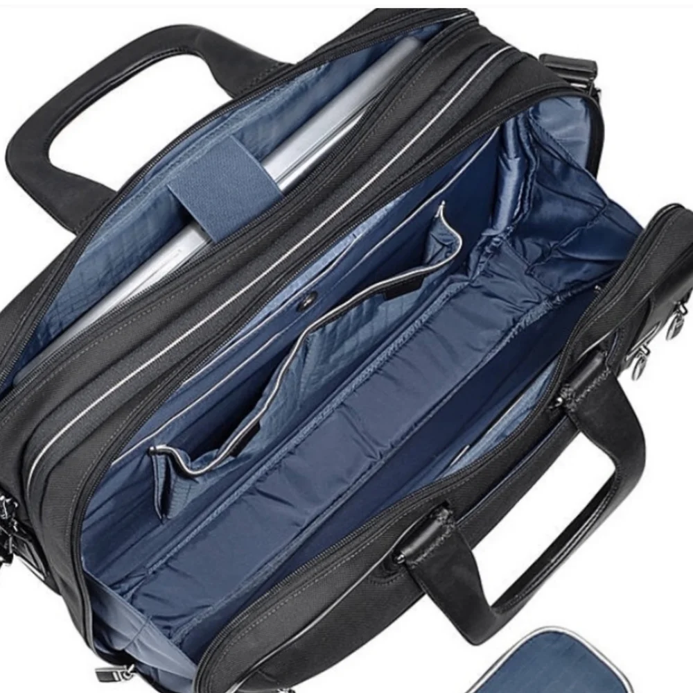 Tumi Arrivé T-Pass Kennedy Expandable Deluxe Brief Laptop Carryall Brief…